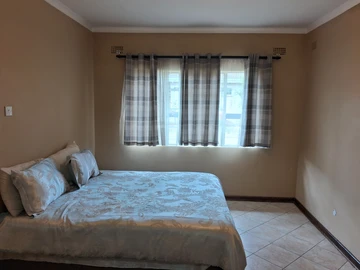 3 Bedroom Flat & Apartment