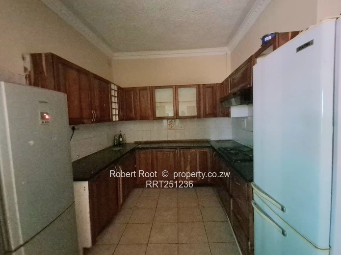 3 bed family home in Mandara