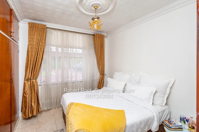 Neat 4 bed family home in Kambanji with stunning views!