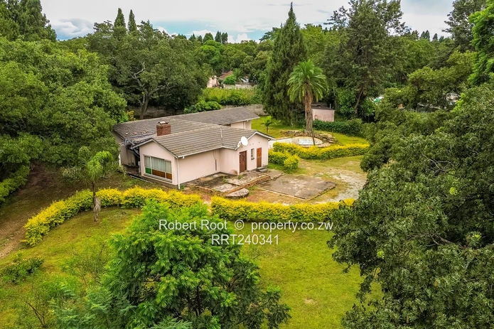 Stunning Road Road Frontage!