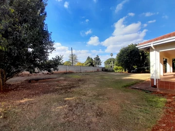 4 Bedroom Flat & Apartment