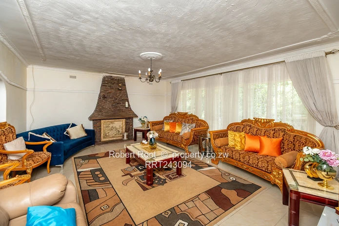 Neat 4 bed family home in Kambanji with stunning views!