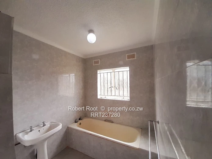  3 bedroom house for rent in Westgate 