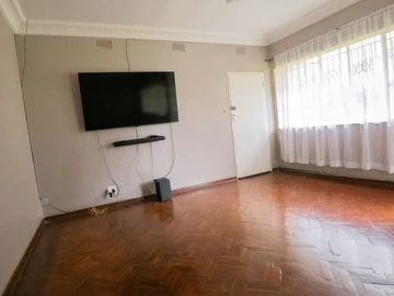 3 Bedroom Flat & Apartment