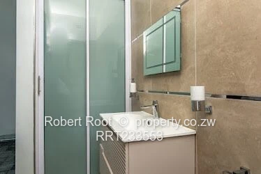 Stunning Home in Prestigious Neighboorhood