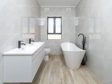 2 Bedroom Flat & Apartment