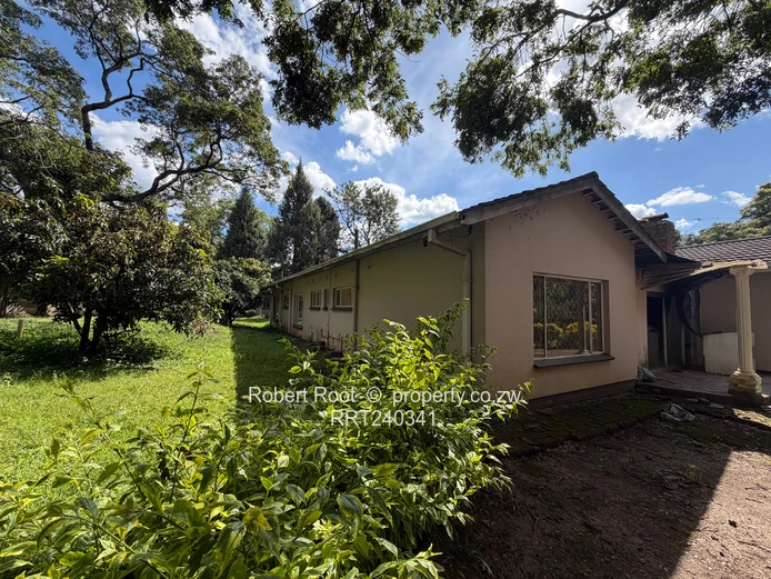 Stunning Road Road Frontage!