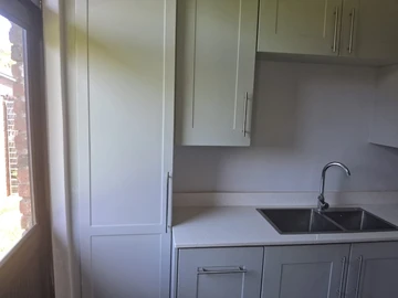 3 Bedroom Flat & Apartment