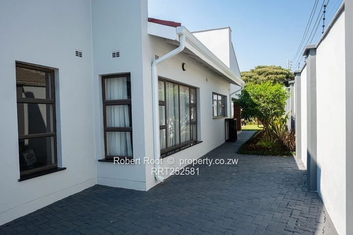 Exceptional 5-bedroom Family Home for Sale| Rockview