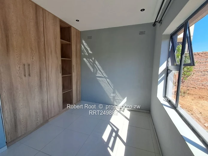 Neat newly buit 3 bed cottage