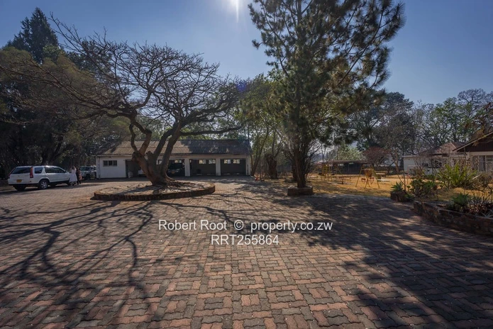 PRIME 5,384m CORNER PROPERTY - ED Mnangagwa Road & Glenara Avenue
