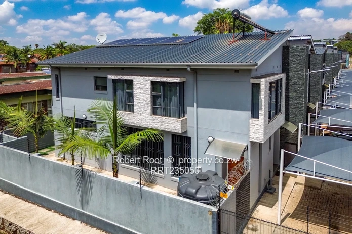 Beautiful 3 Bed Townhouse in Central Avondale 