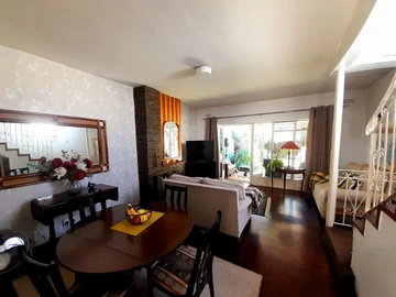 2 Bedroom Flat & Apartment