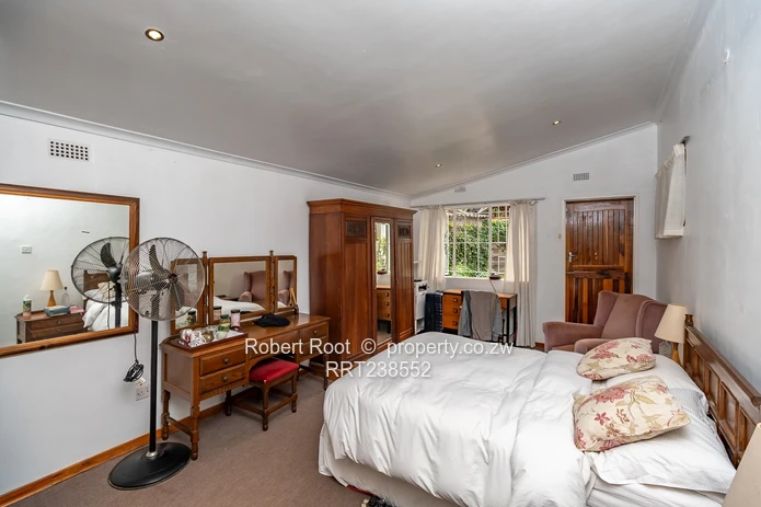 Tranquil Garden Living - 10,430 Sqm In Umwinsidale