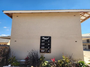 2 Bedroom Flat & Apartment
