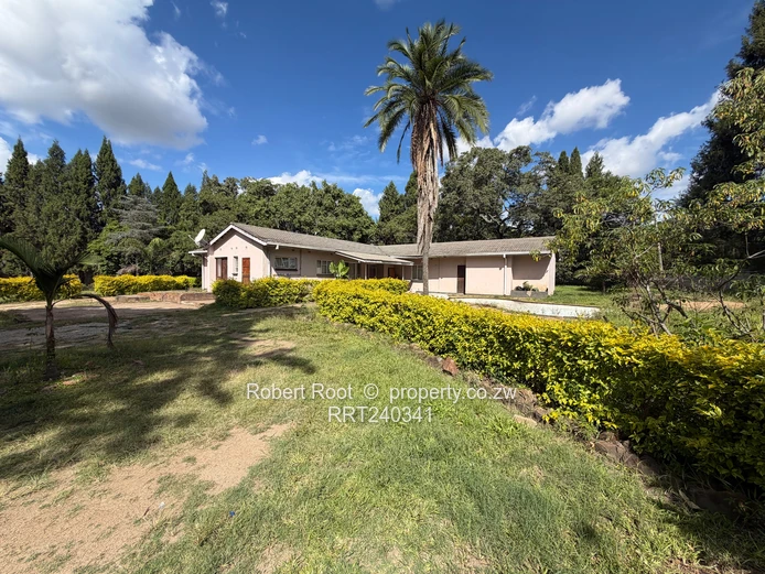 Stunning Road Road Frontage!