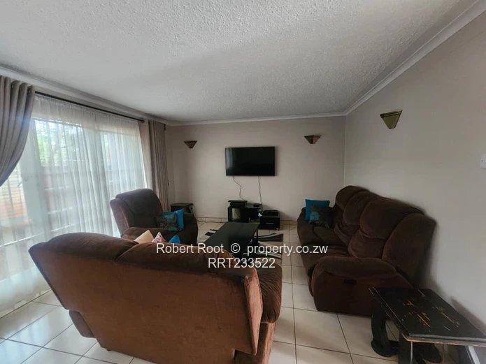 3 Bedroom Duplex Flat to Rent in Marlborough 