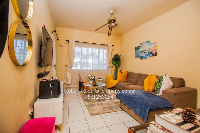 2 Bedroom Flat for Sale in the Avenues