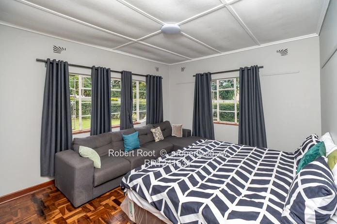 Neat Starter Home In Greendale on 3778 sqm 