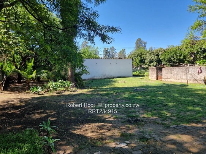 Family Home on 2090sqm in Sought After Rhodene, Masvingo