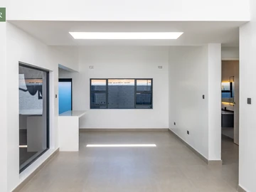 4 Bedroom Garden Flat