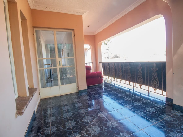 5 Bedroom House