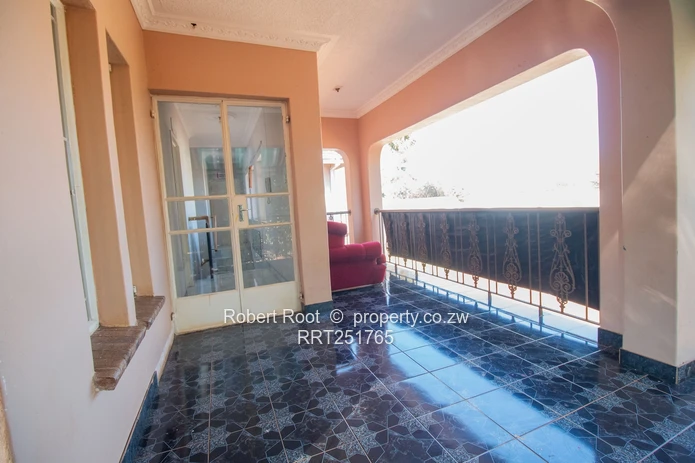Vainona 5-Bed Home with Pool on 5,260m²  (Sole Mandate)