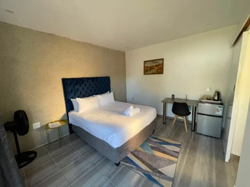 Hotel & Lodge