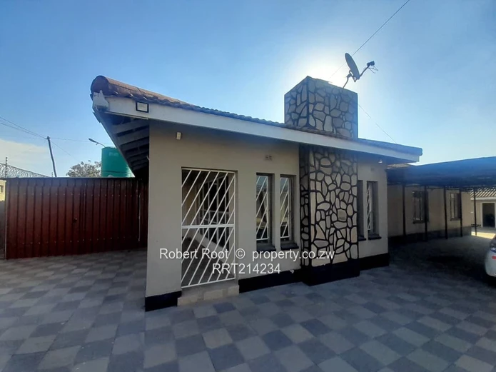 4 Bedroom House for rent in  Waterfalls (Mainway Meadows)