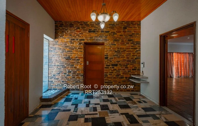 4 bed family home in Glen Lorne