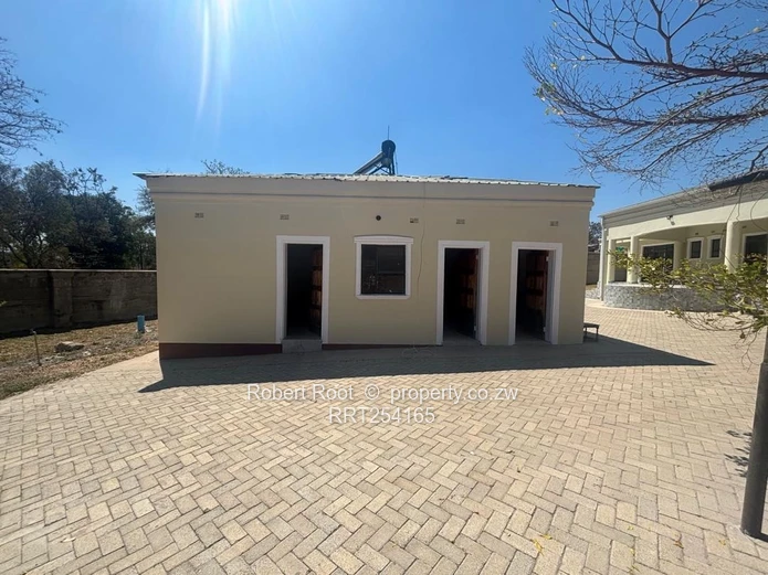 6 Offices to let 