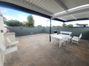 3 Bedroom Flat & Apartment