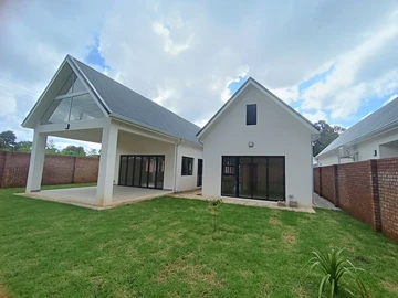 3 Bedroom Flat & Apartment