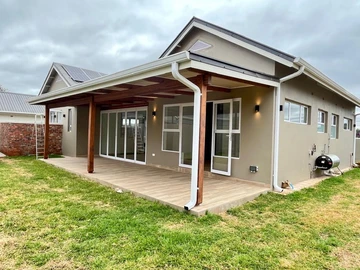3 Bedroom Flat & Apartment