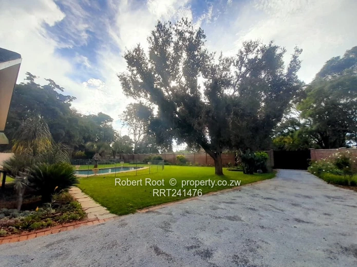 4 Bedroom House With Pool For Rent In Mt Pleasant