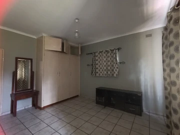 2 Bedroom Garden Flat