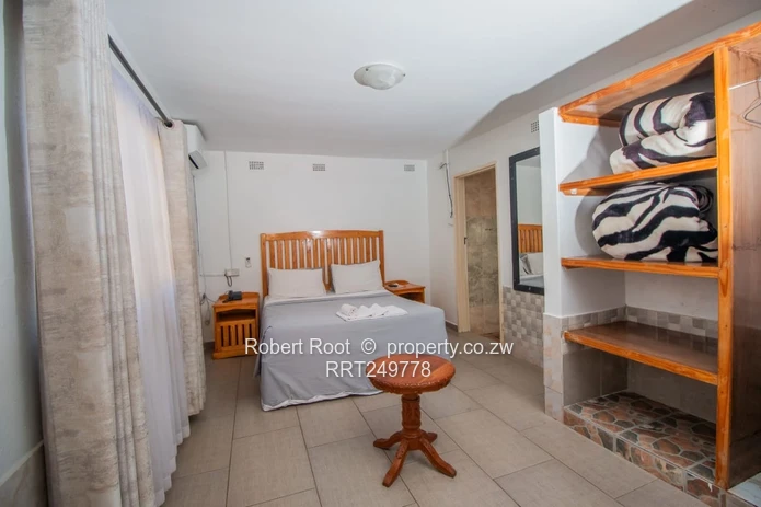 Exceptional fully furnished BNB in Hillside (Sole Mandate)