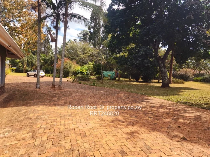 Prime Commercial Space to Let  In Helensvale