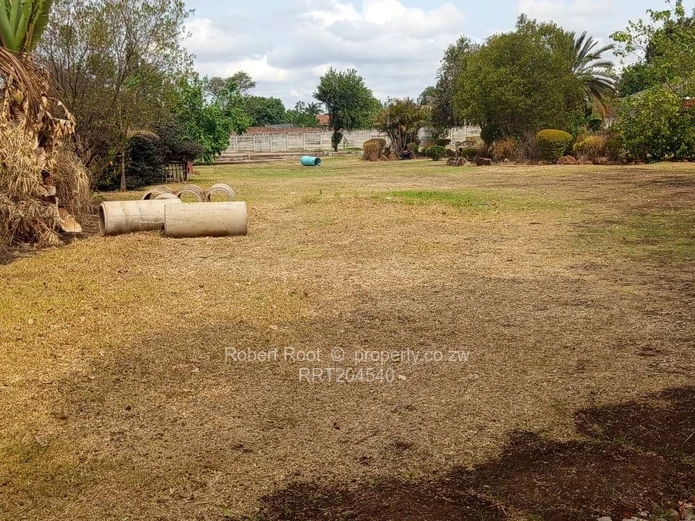 Commercial property to Rent Along Harare Drive