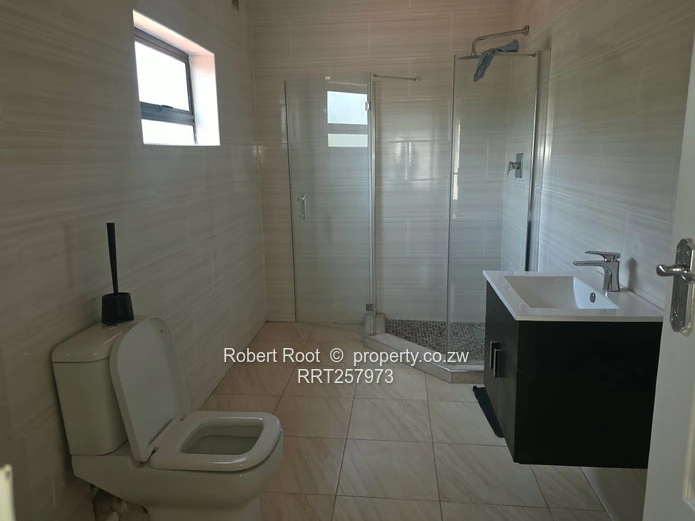 6 Bedroom Executive Townhouse to Rent in Helensvale