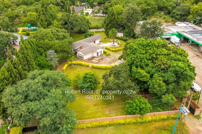 Stunning Road Road Frontage!