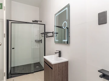 4 Bedroom Garden Flat