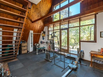 Farm & Agricultural Land