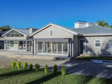 5 Bedroom House