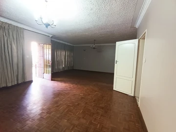 4 Bedroom Flat & Apartment