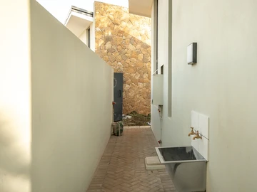 3 Bedroom Garden Flat