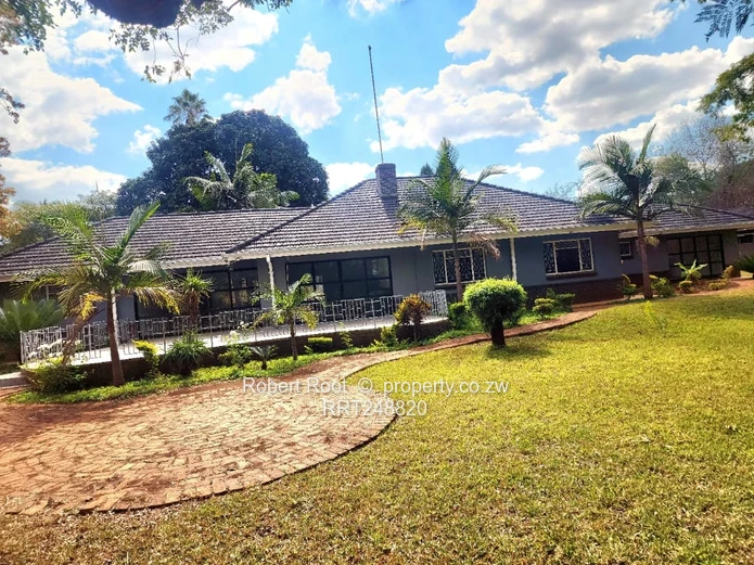 Prime Commercial Space to Let  In Helensvale