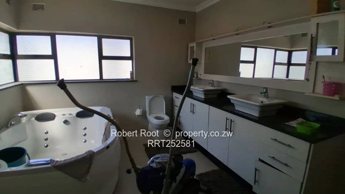 Exceptional 5-bedroom Family Home for Sale| Rockview