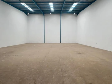 Exclusive 420m² and  3 x 300 m² Warehouse/Factory space for Rent in Msasa, Harare: 