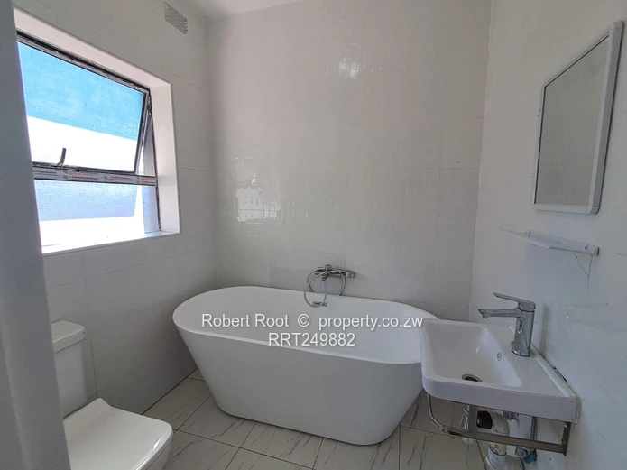 Neat newly buit 3 bed cottage